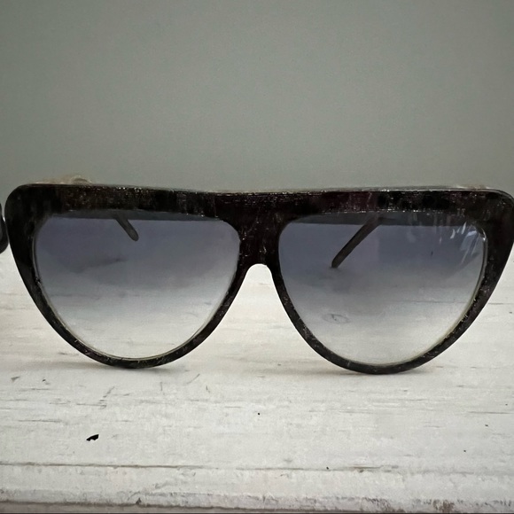 Laura Biagiotti Vintage 80s Oversized Browband Italian Sunglasses with Case main image 13